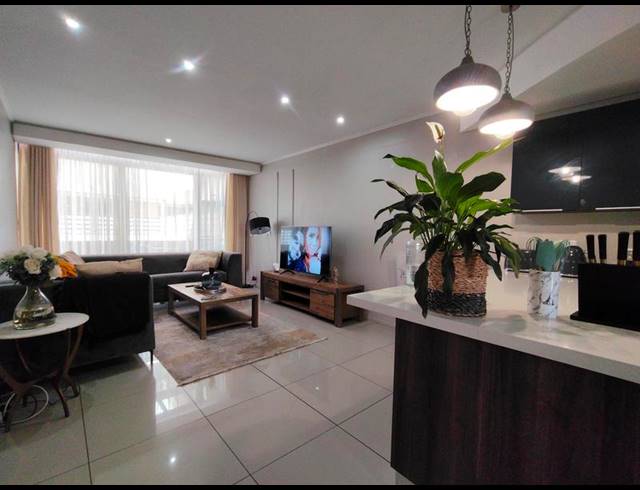 2 BEDROOM PROPERTY TO RENT IN MENLO PARK